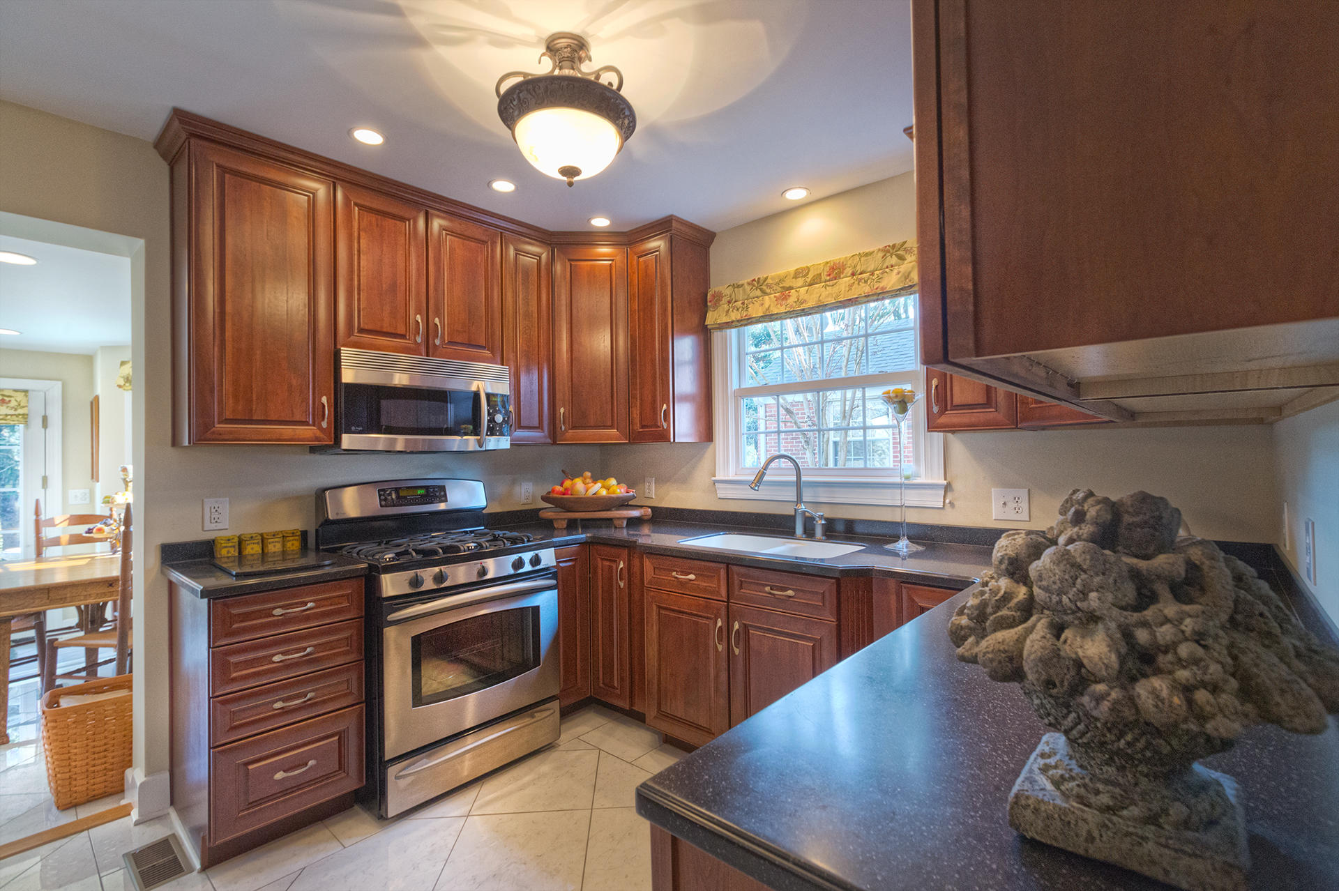 1832 Blenheim Road Southwest Roanoke, VA 24015 - Photo 15 of 37 12