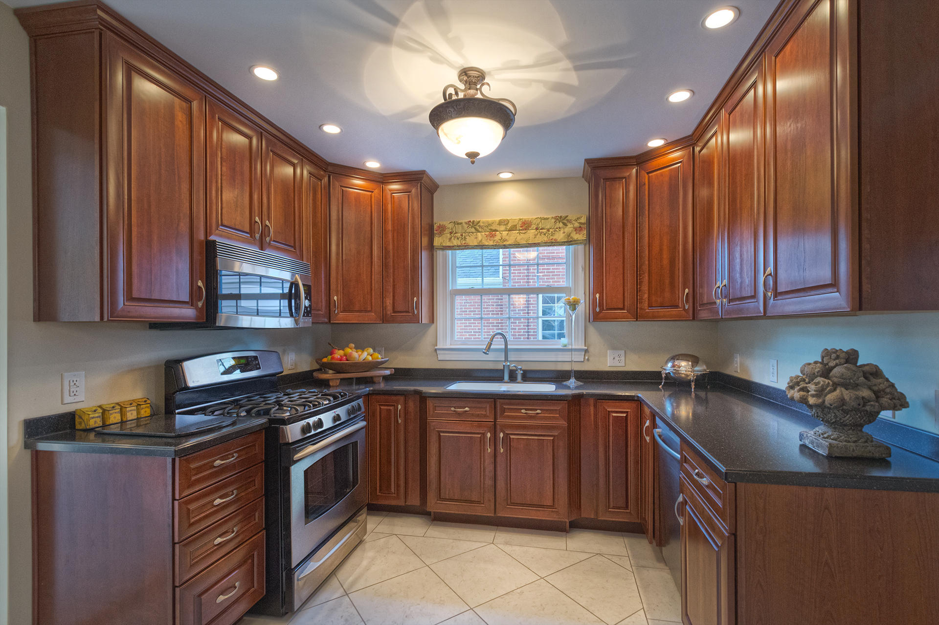 1832 Blenheim Road Southwest Roanoke, VA 24015 - Photo 16 of 37 13