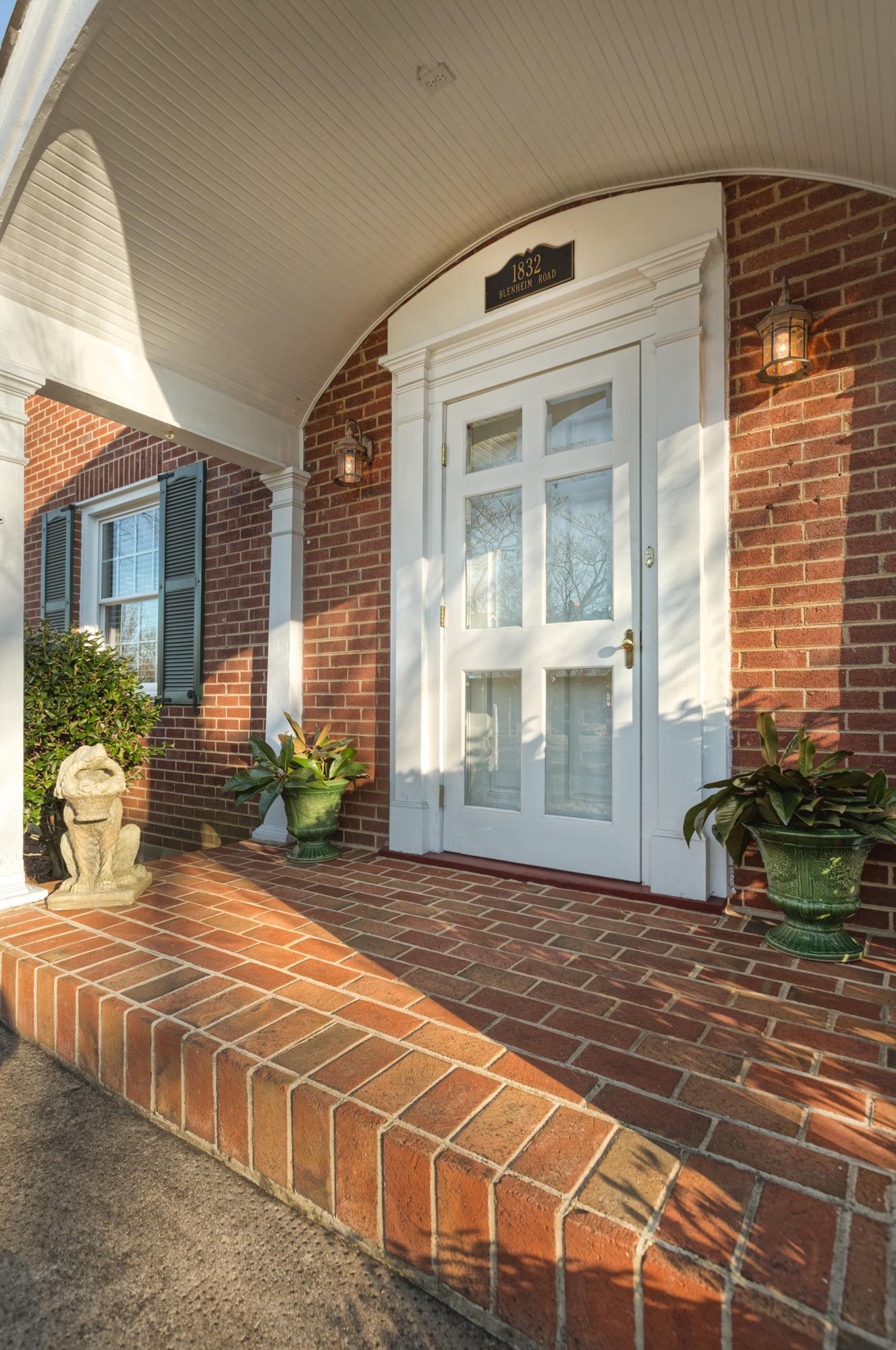 1832 Blenheim Road Southwest Roanoke, VA 24015 - Photo 4 of 37 38