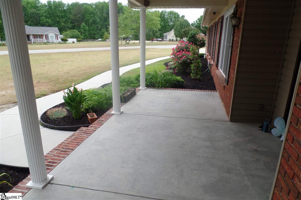 302 Wren Road Piedmont, SC 29673 - Photo 3 of 23