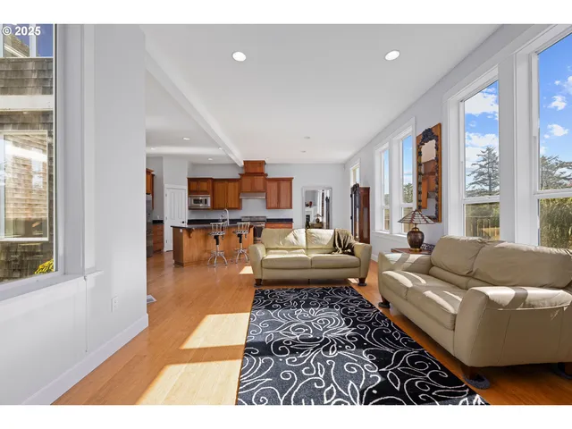 $699,000 | 2361 South Edgewood Street, Seaside, OR 97138