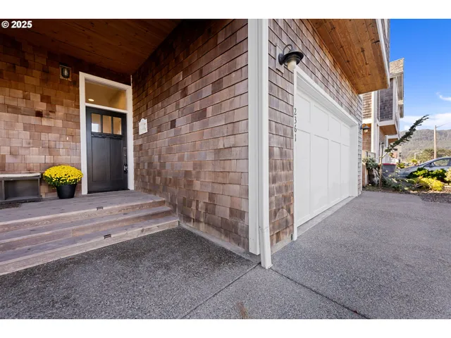 $699,000 | 2361 South Edgewood Street, Seaside, OR 97138