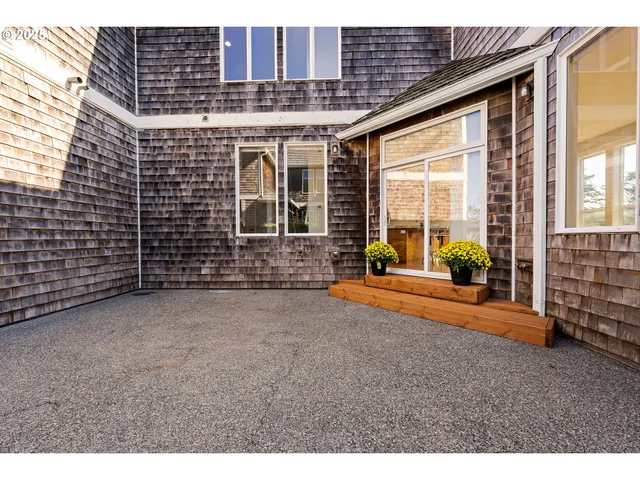 $699,000 | 2361 South Edgewood Street, Seaside, OR 97138