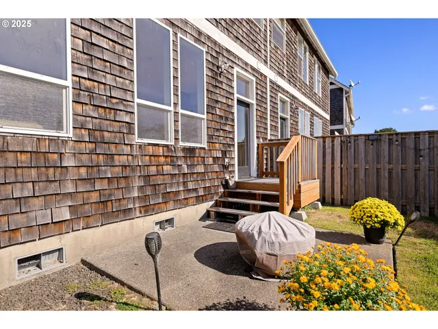 $699,000 | 2361 South Edgewood Street, Seaside, OR 97138