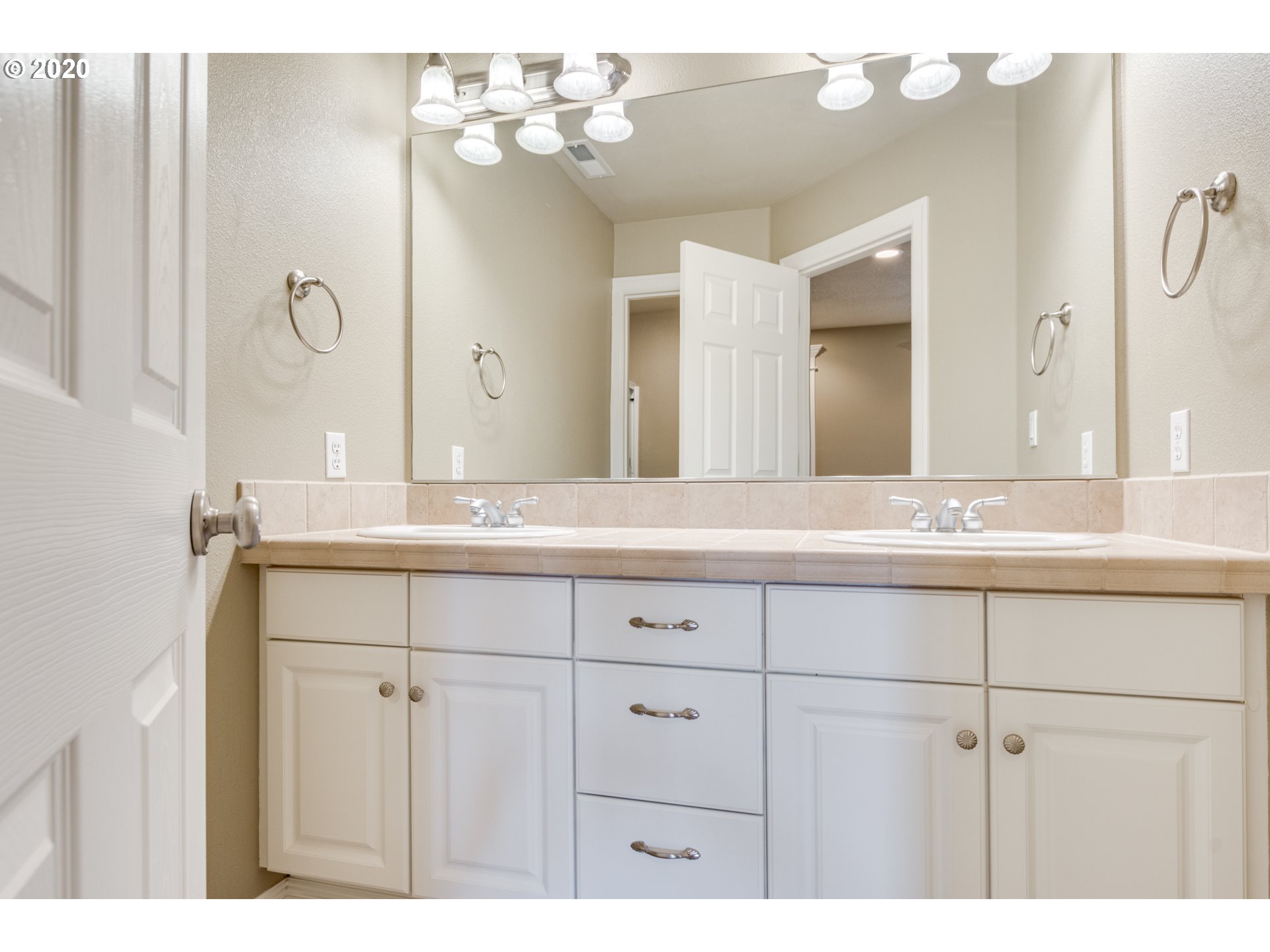 3005 Northeast 173rd Street Ridgefield, WA 98642 - Photo 27 of 32 Gallery Image 27