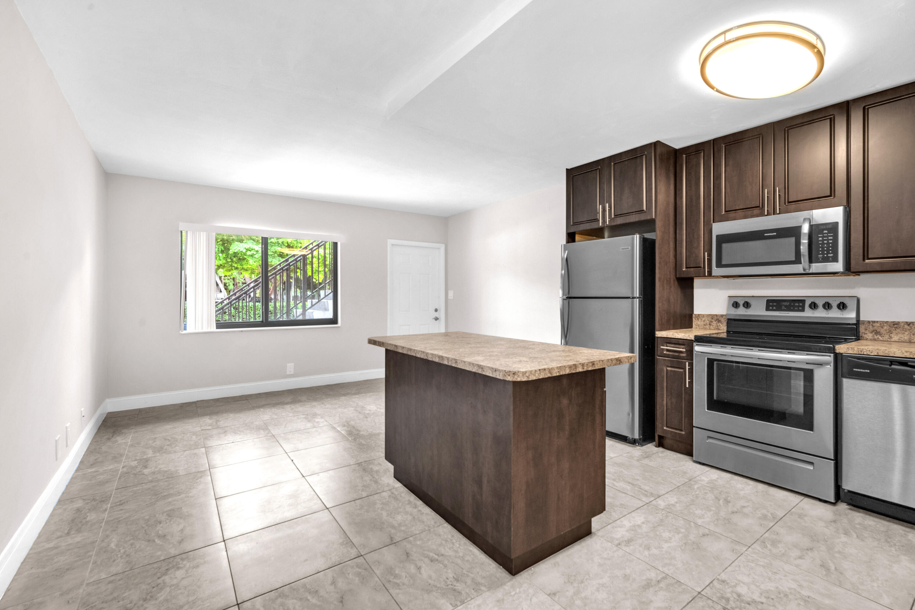 559 Northeast 44th Street Boca Raton, FL 33431 - Photo 11 of 14 DSC_5446