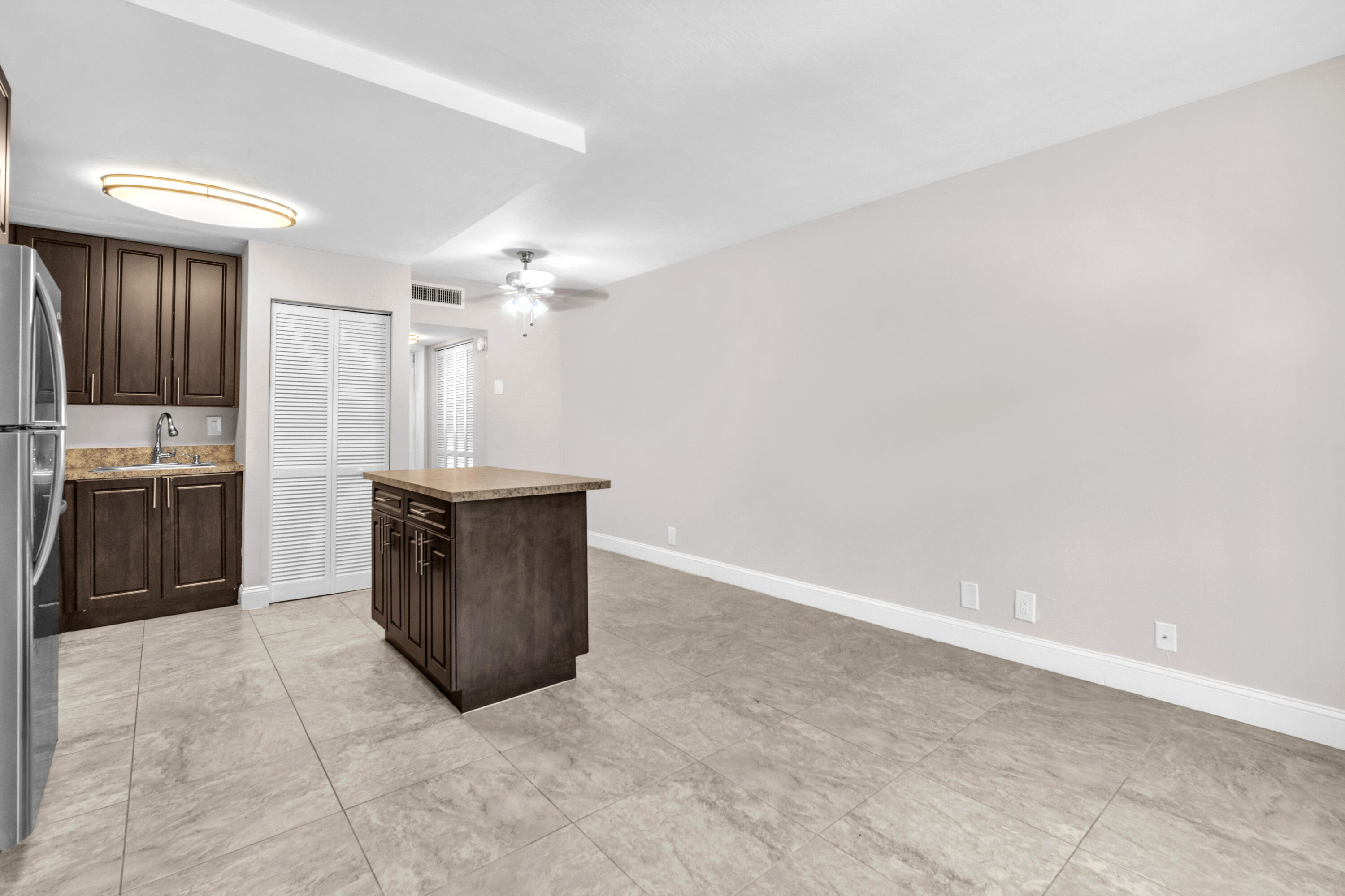 559 Northeast 44th Street Boca Raton, FL 33431 - Photo 6 of 14 DSC_5427