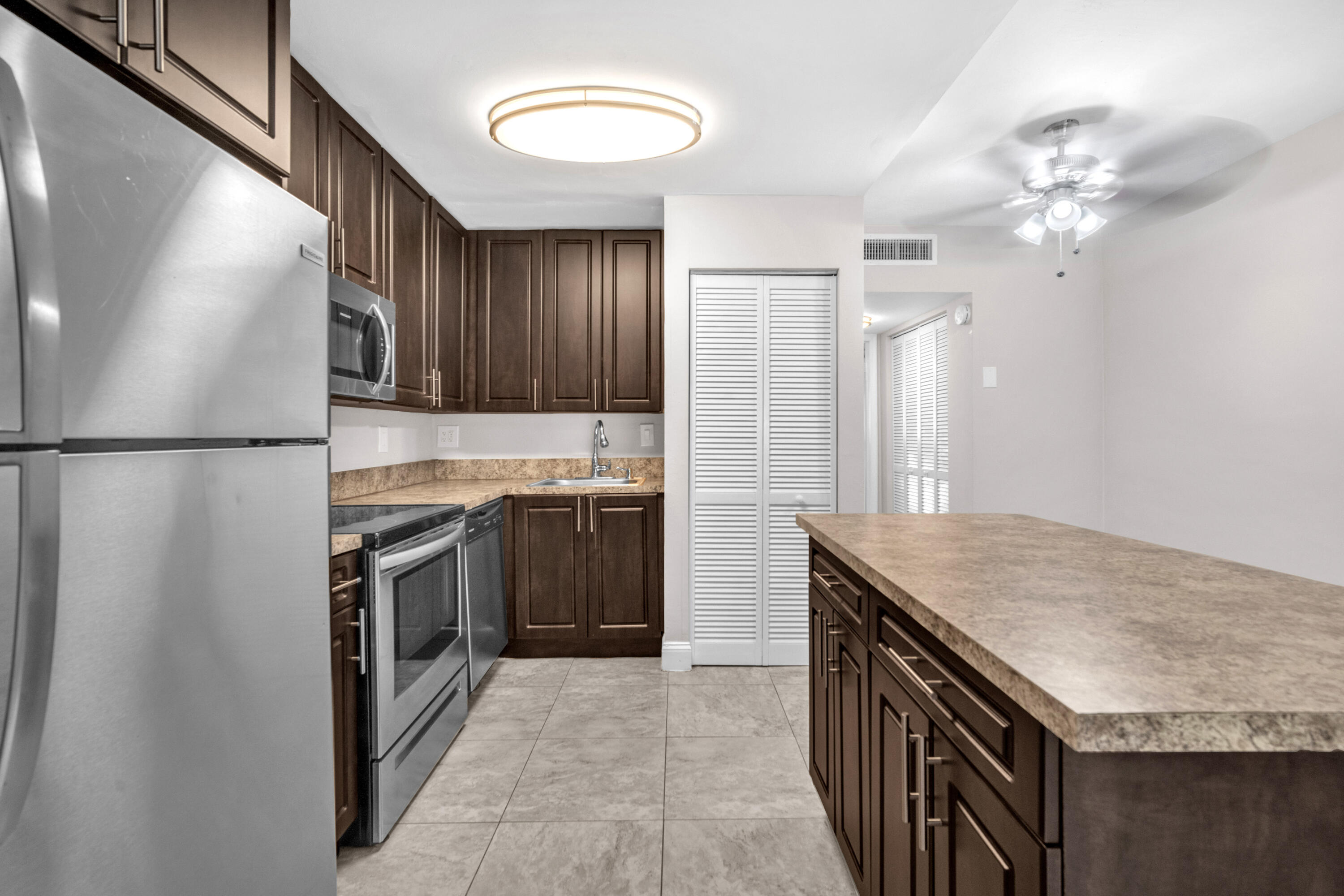 559 Northeast 44th Street Boca Raton, FL 33431 - Photo 8 of 14 DSC_5433