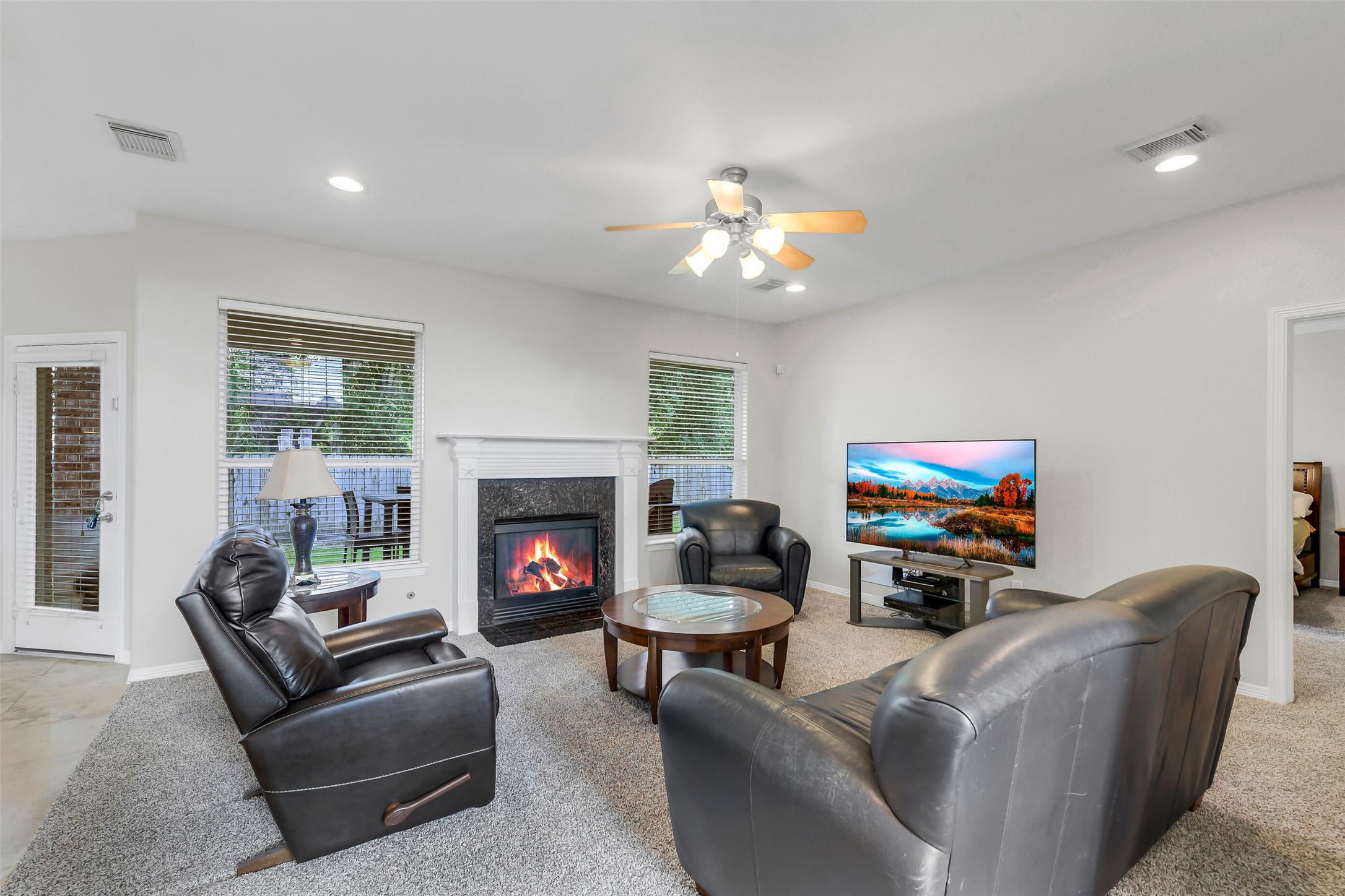 14906 Windsor Manor Houston, TX 77069 - Photo 14 of 34 Plenty of room for the whole family ~