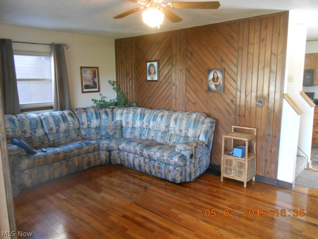 228 Judson Road Kent, OH 44240 - Photo 8 of 25 Sparkling Clean Hardwood Floors