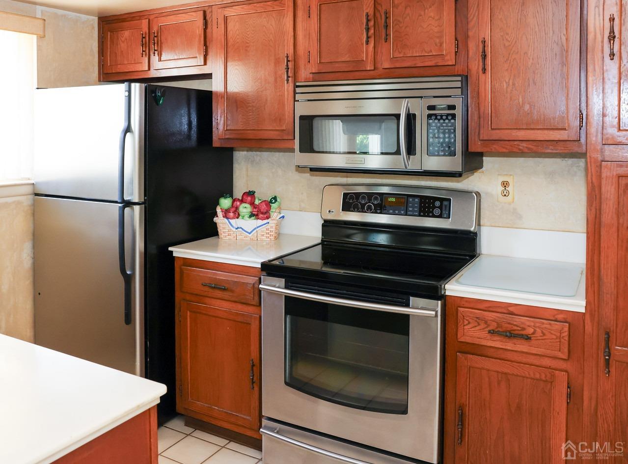 B Vernon Road, Unit B Monroe Township, NJ 08831 - Photo 7 of 31