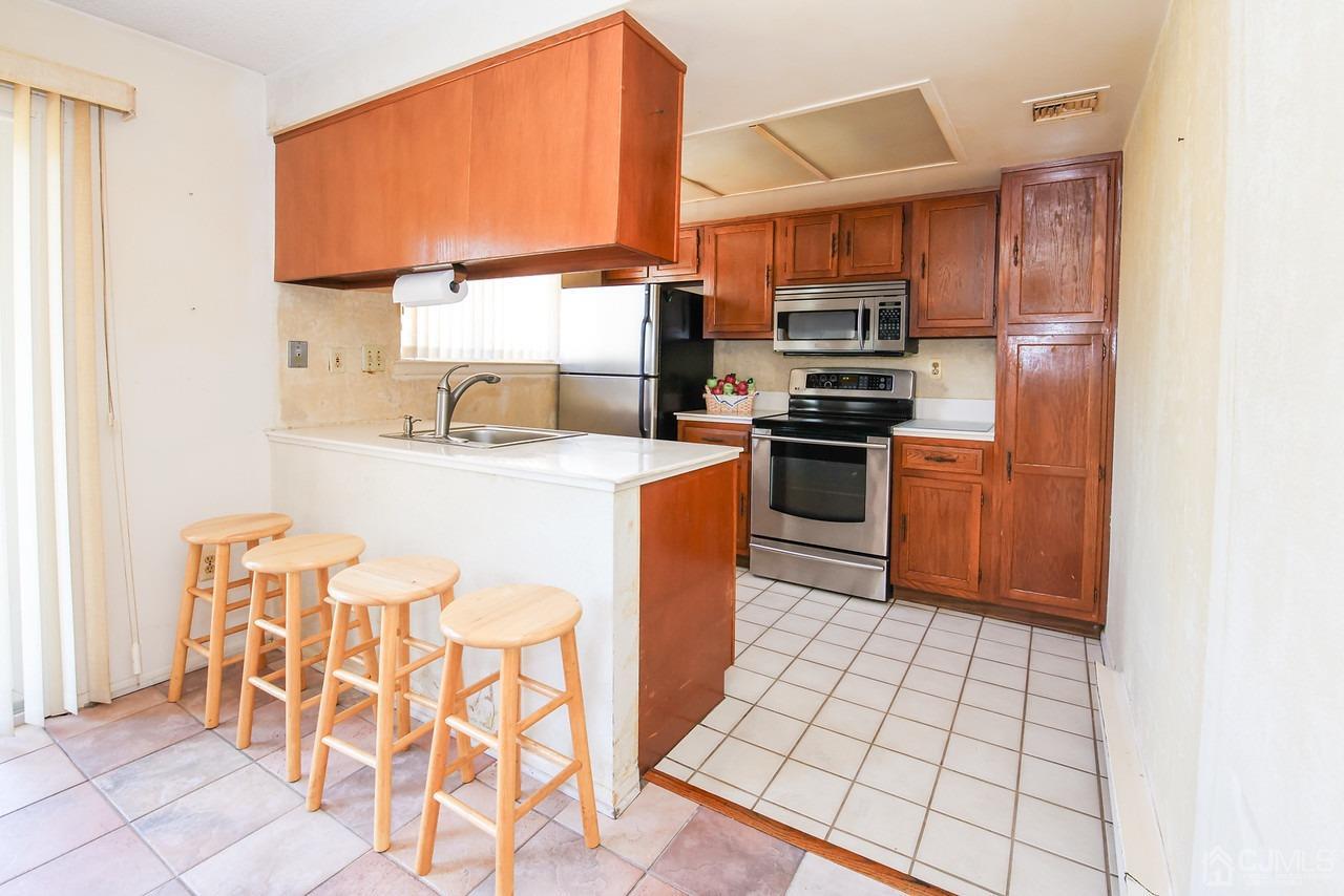 B Vernon Road, Unit B Monroe Township, NJ 08831 - Photo 8 of 31