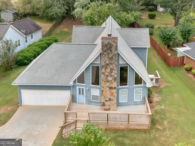 front view of house with a yard