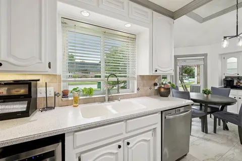 $469,900 | 3710 Falcon Lake Drive, Arlington, TX 76016