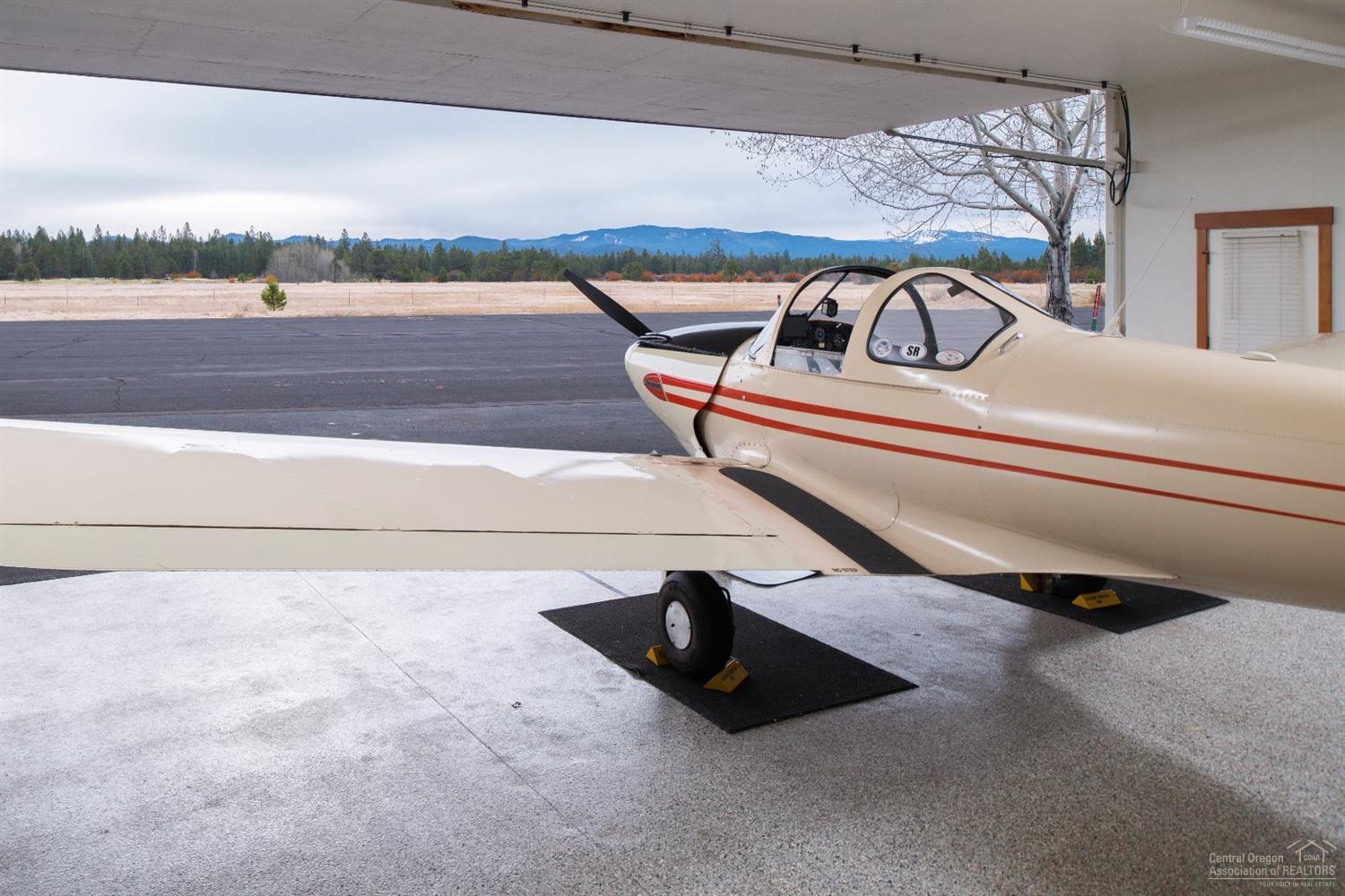 56902 River Road Sunriver, OR 97707 - Photo 23 of 24 You fly in, taxi to your very own hangar