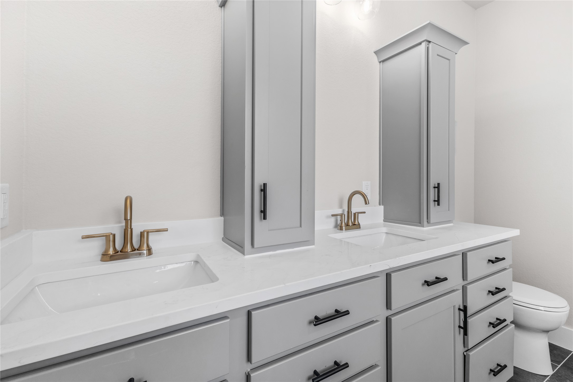 2398 Valley Drive Brenham, TX 77833 - Photo 16 of 24 Primary Bath