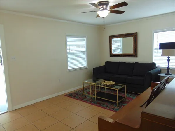 $1,825 | 3215 West Hartnett Avenue, Tampa, FL 33611