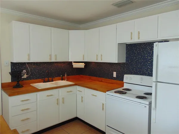 $1,825 | 3215 West Hartnett Avenue, Tampa, FL 33611