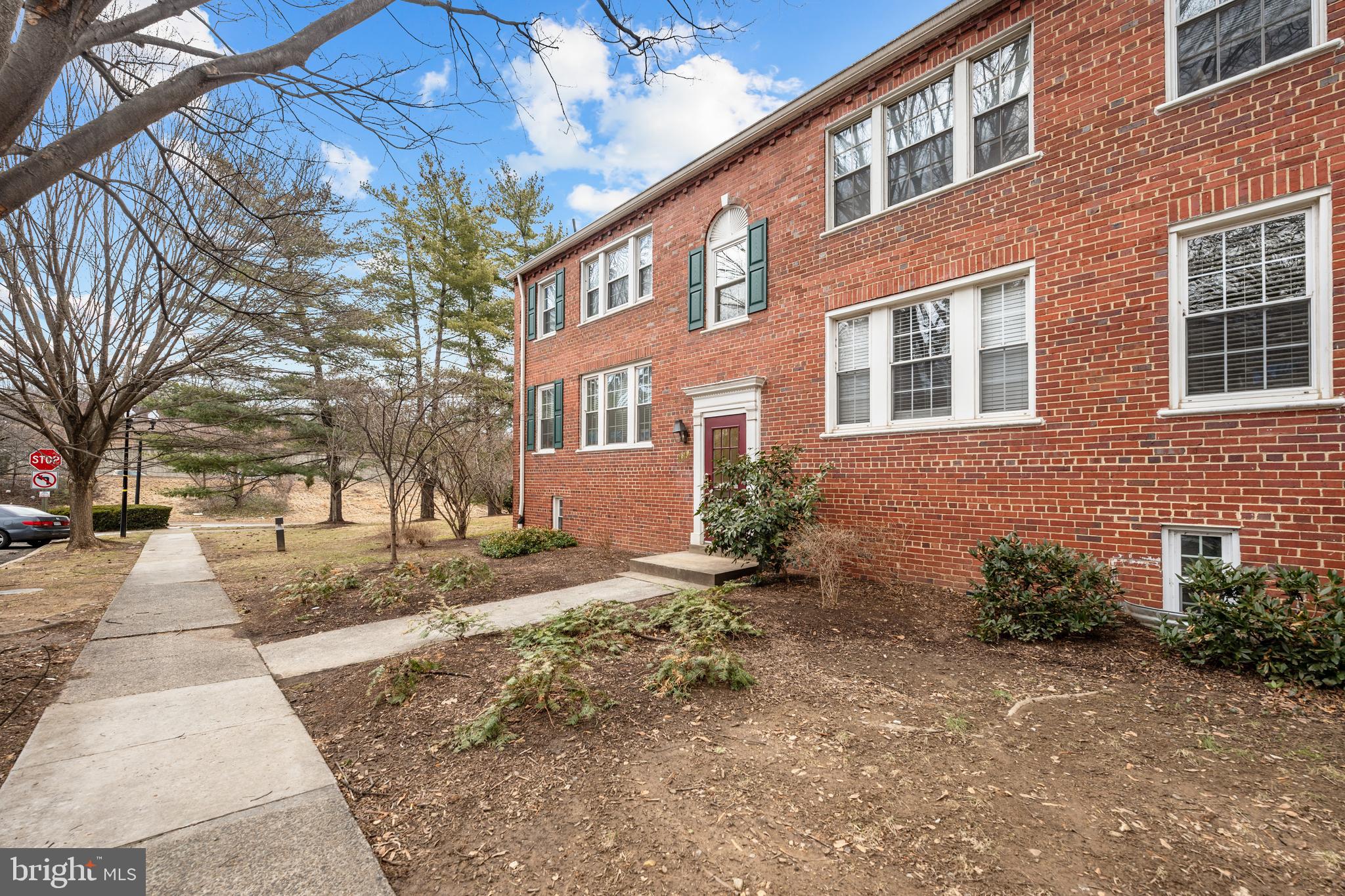 1913 North Rhodes Street, Unit 15 Arlington, VA 22201 - Photo 2 of 15 Welcome Home!