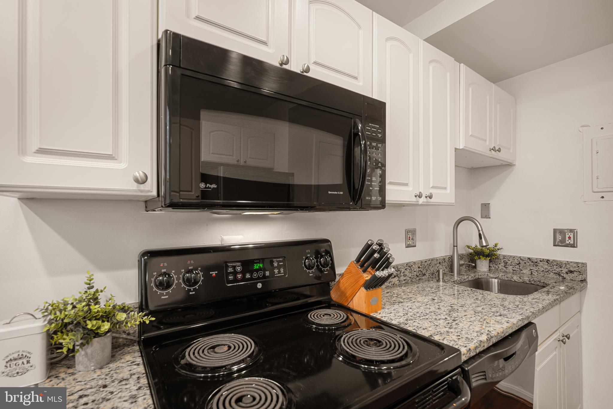 1913 North Rhodes Street, Unit 15 Arlington, VA 22201 - Photo 6 of 15