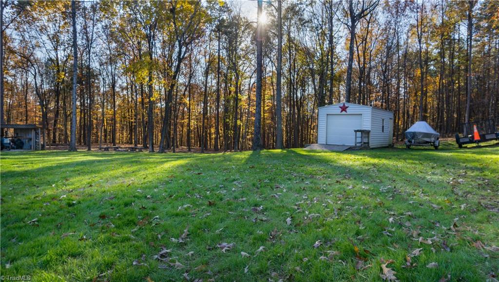 3006 Cunningham Road Thomasville, NC 27360 - Photo 7 of 22