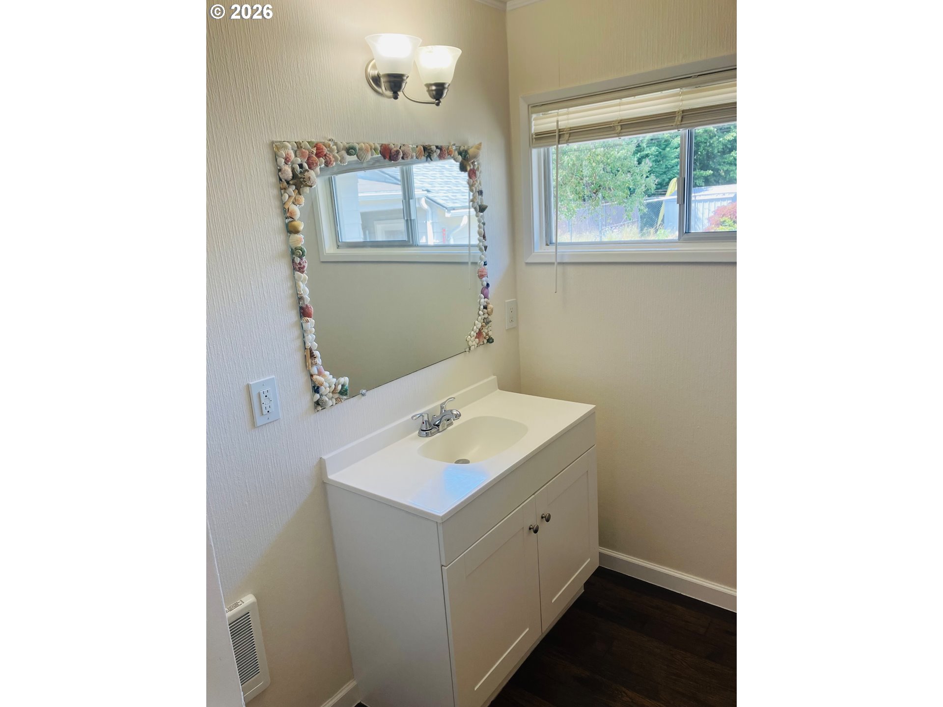 152 West C Street Springfield, OR 97477 - Photo 36 of 39