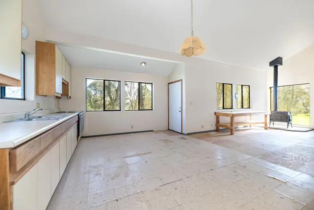 $725,000 | 14395 Burlington Parkway, Penn Valley, CA 95946