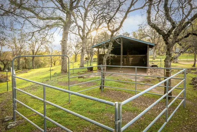 $725,000 | 14395 Burlington Parkway, Penn Valley, CA 95946