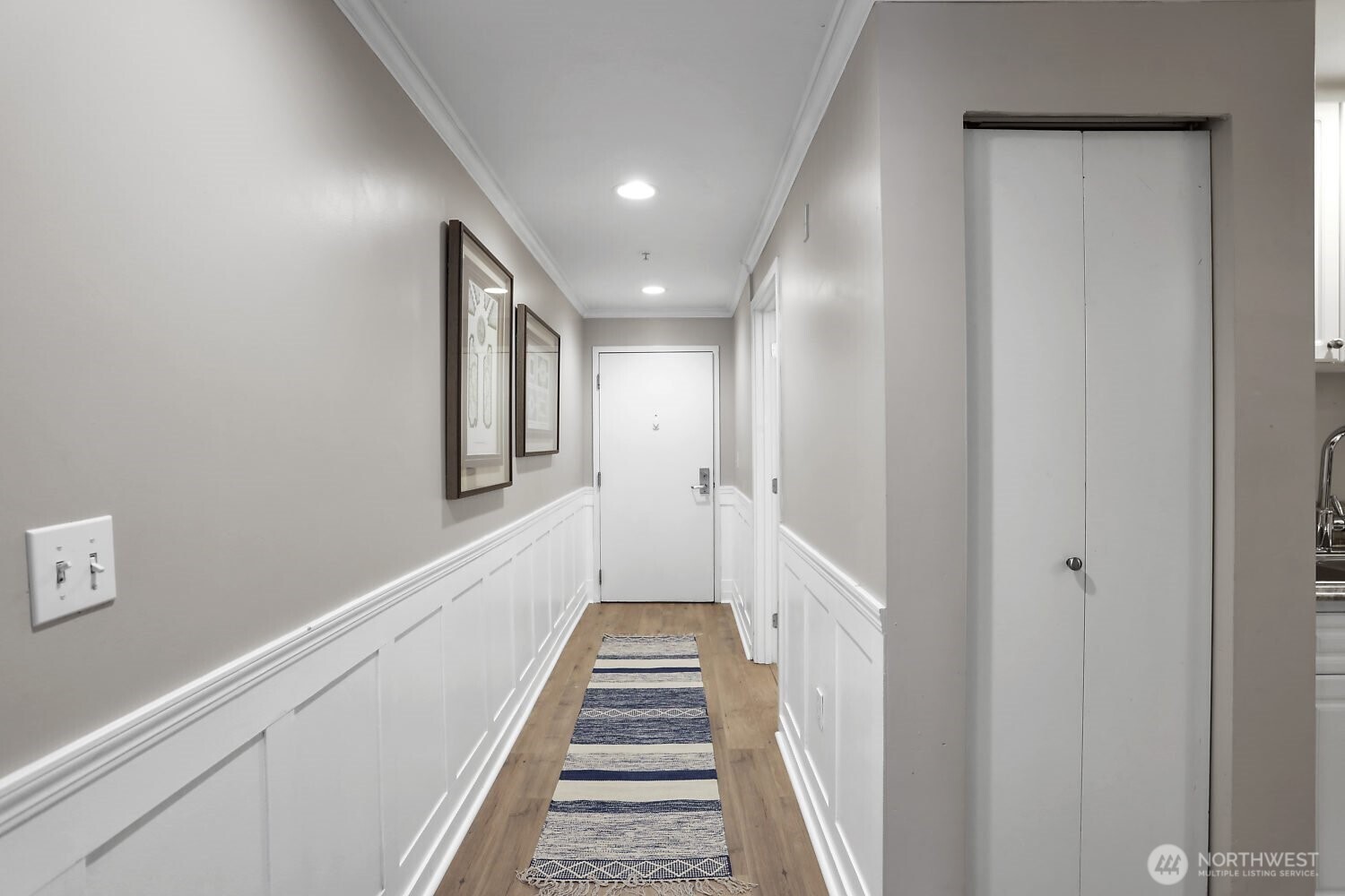 321 10th Avenue South, Unit 604 Seattle, WA 98104 - Photo 11 of 14