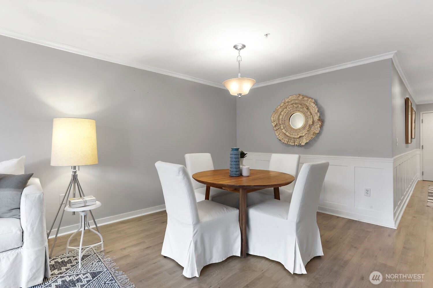 321 10th Avenue South, Unit 604 Seattle, WA 98104 - Photo 4 of 14