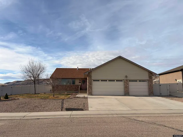$485,000 | 19 Fairway Drive, Rock Springs, WY 82901