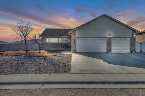 $485,000 | 19 Fairway Drive, Rock Springs, WY 82901