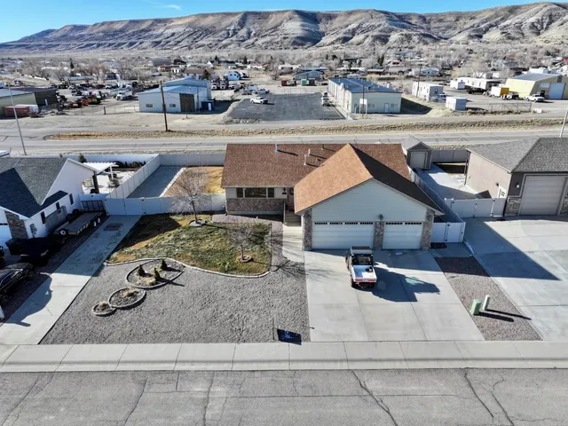 $485,000 | 19 Fairway Drive, Rock Springs, WY 82901
