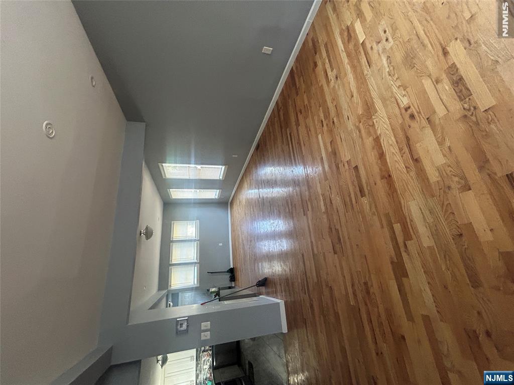 27 Richelieu Terrace Newark, NJ 07106 - Photo 3 of 9