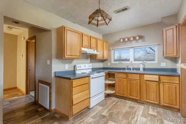 $199,900 | 1031 Dilworth Road, Lebanon, MO 65536