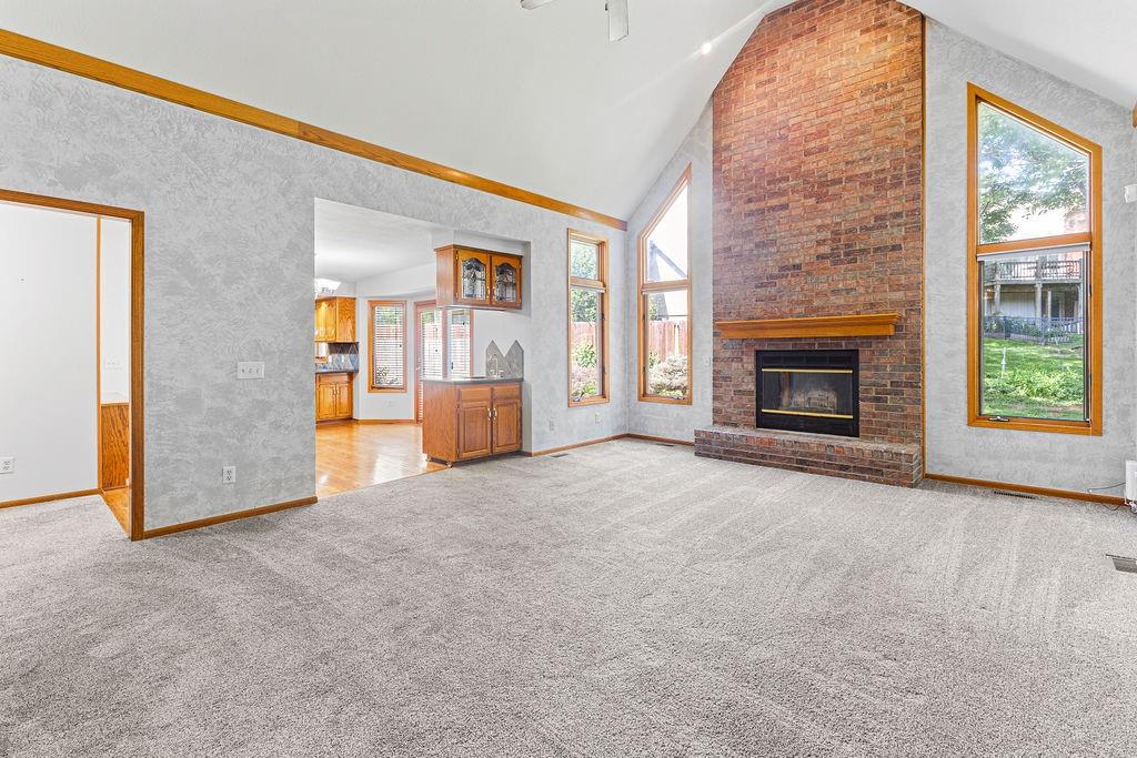 403 North Leonard Road St. Joseph, MO 64506 - Photo 7 of 63
