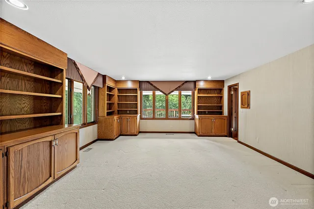 $1,750,000 | 6718 76th Street West, Lakewood, WA 98499