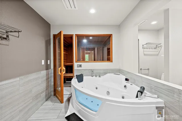 $1,750,000 | 6718 76th Street West, Lakewood, WA 98499