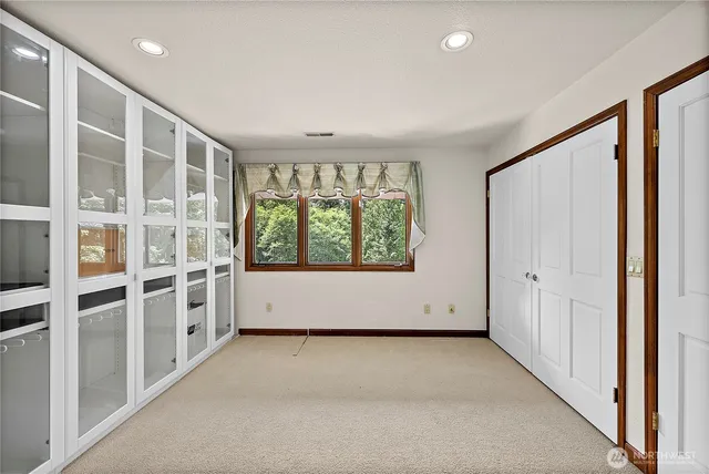 $1,750,000 | 6718 76th Street West, Lakewood, WA 98499