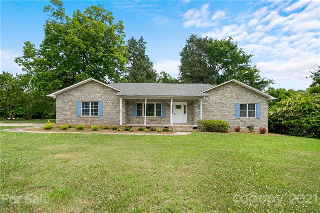 a house view with a outdoor space