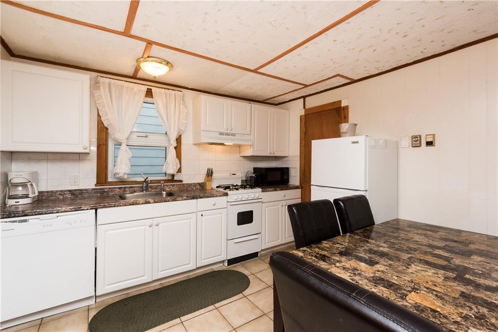376 Mile Road, Unit 302 Wells, ME 04090 - Photo 6 of 35 Kitchen