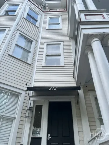 $2,200 | 816 Drayton Street, Unit 2A, Savannah, GA 31401