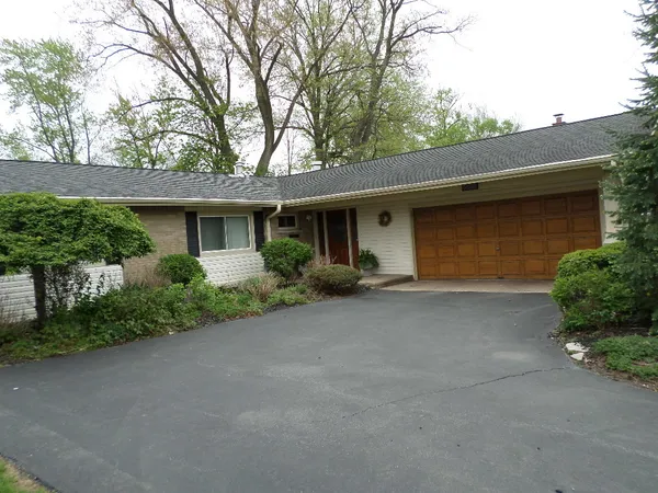 $319,900 | 20331 Fairfield Avenue, Olympia Fields, IL 60461