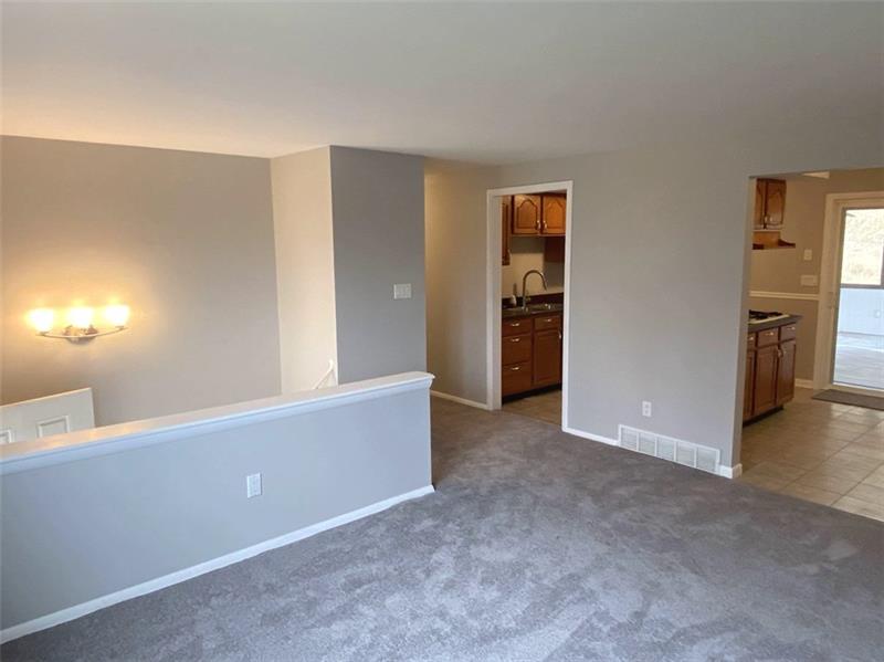447 Tivoli Road Pittsburgh, PA 15239 - Photo 4 of 22 Gallery Image 4