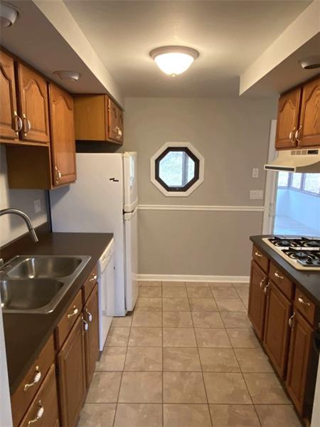 447 Tivoli Road Pittsburgh, PA 15239 - Photo 9 of 22 Gallery Image 9