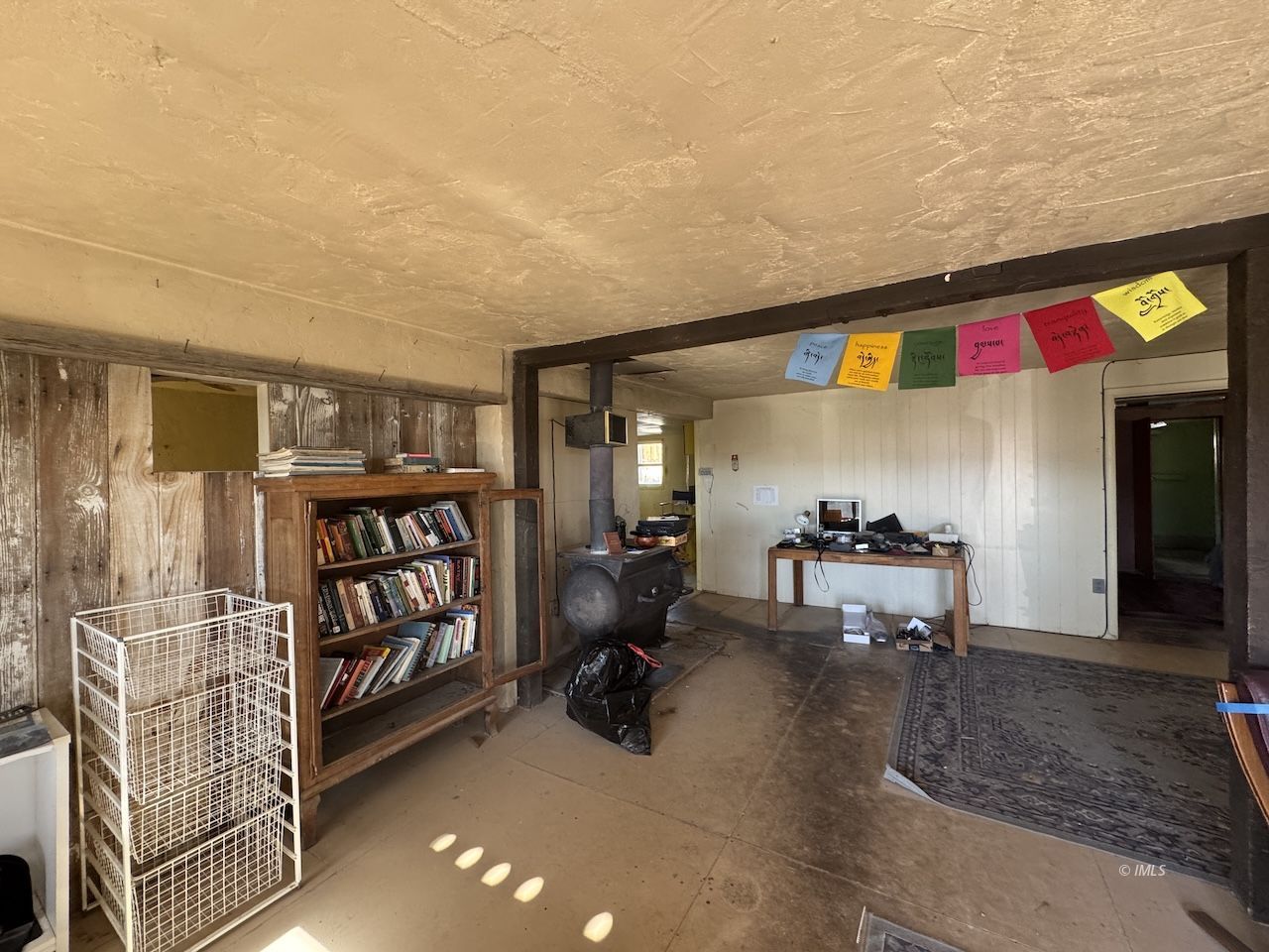 431 West Market Street Darwin, CA 93522 - Photo 8 of 22 Living Area