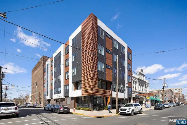 $399,999 | 6401 Park Avenue, Unit 401, West New York, NJ 07093