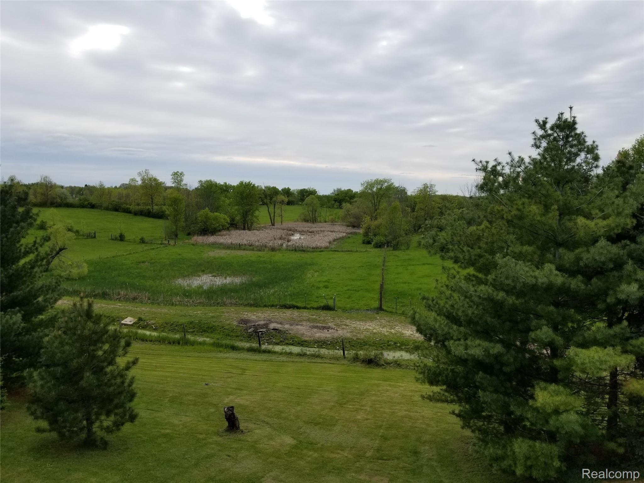 5865 Genesee Road Lapeer, MI 48446 - Photo 4 of 42 20190521_164856.jpg