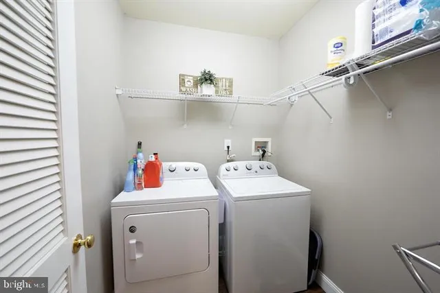 a view of a car park in front of house