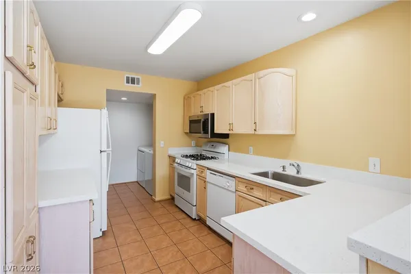 $1,775 | 2600 Autumn Blaze Avenue, Henderson, NV 89074